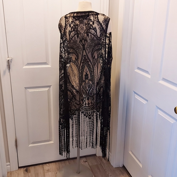 Black Lace Open Cover Up With Tassels No Tag OS - Picture 3 of 4